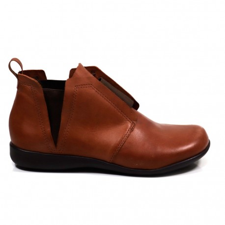 bota cano curto verniz tratorada